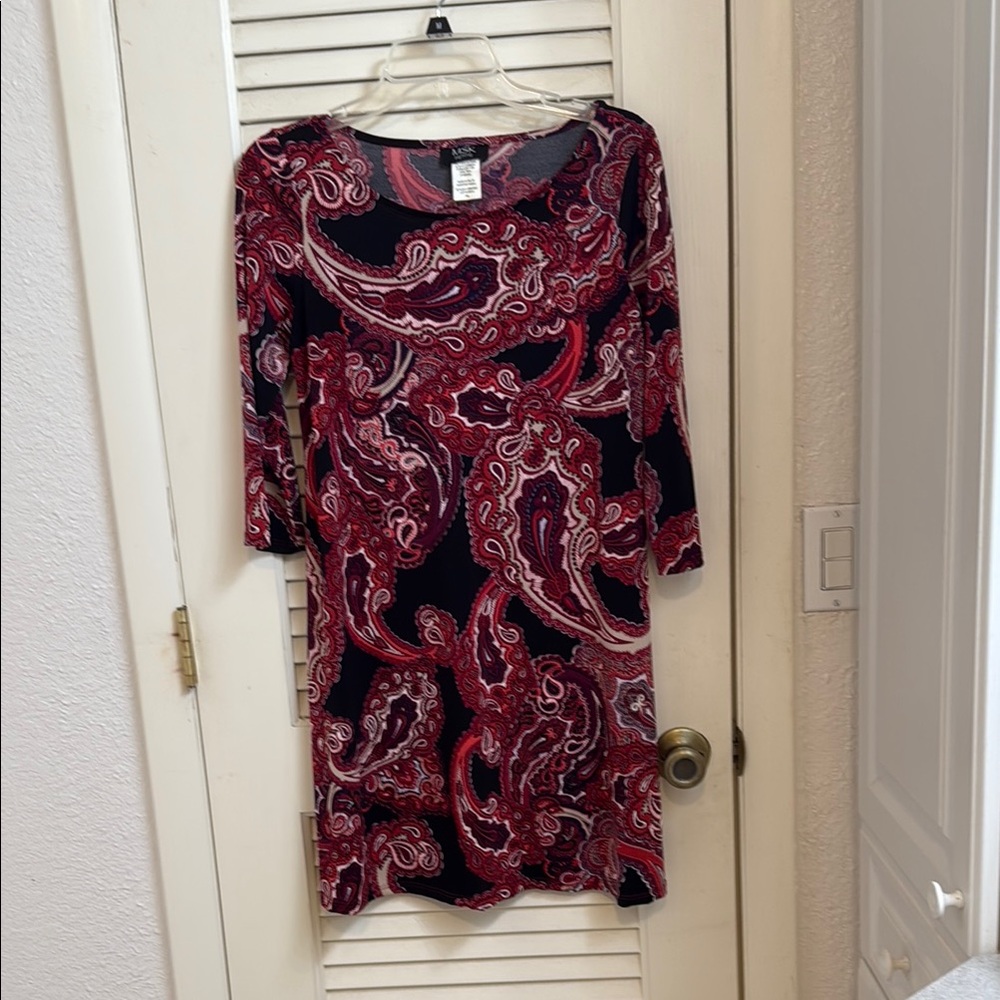 MSK Red and Black Sheath Dress 3/4 Sleeve Crew Neck